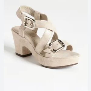 Attilio Giusti Leombruni Buckle Sandal in Gold Metallic, sz 38.5